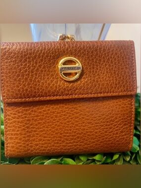 Bally Brown Kiss Lock Vintage Compact Leather Wallet